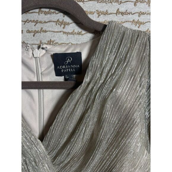 NWOT Women's ADRIANNA PAPELL Shiny Silver Front Twist Fairy Regency Top Size 4 - Picture 5 of 7